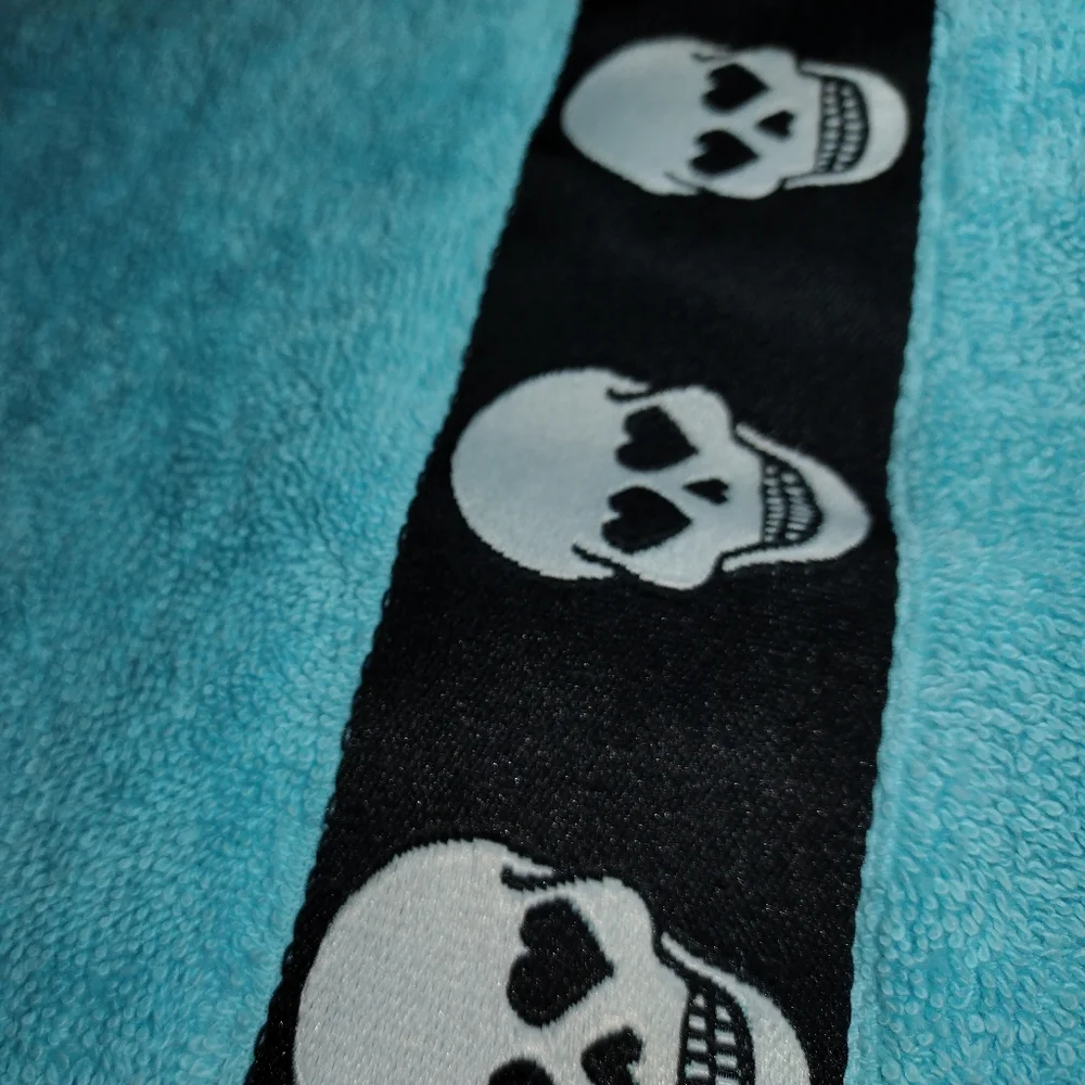 NEW Betsy Johnson Totally Skull Towels NWT Edgy Spooky Halloween HTF
